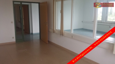 Nettes Büro mit Chefabteilung