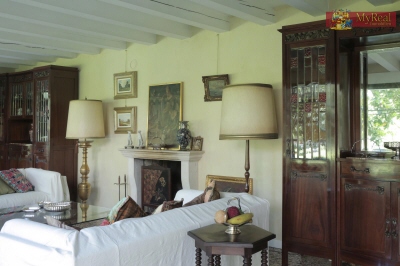 Herrschaftliche Villa in Aviano neben dem Golfplatz- Noble Villa in Aviano next to a Golf Course