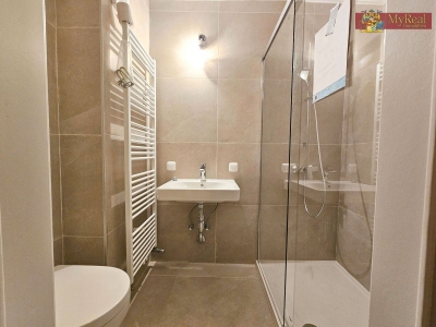 Ruheoase mit Pool in Ruhelage