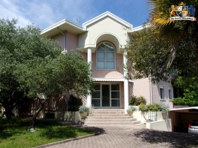 Große prächtige Villa nahe der Lagune / Splendid Villa near the Lagoon