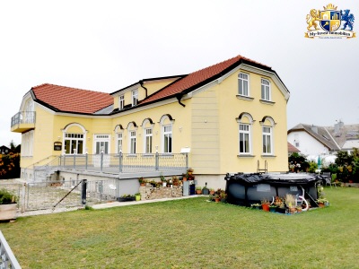 Großzügiges Mehrfamilienhaus in sehr guter Lage.