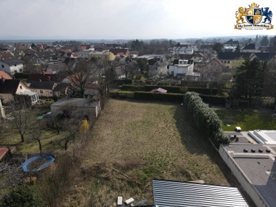 Ruhiges sehr großes Grundstück